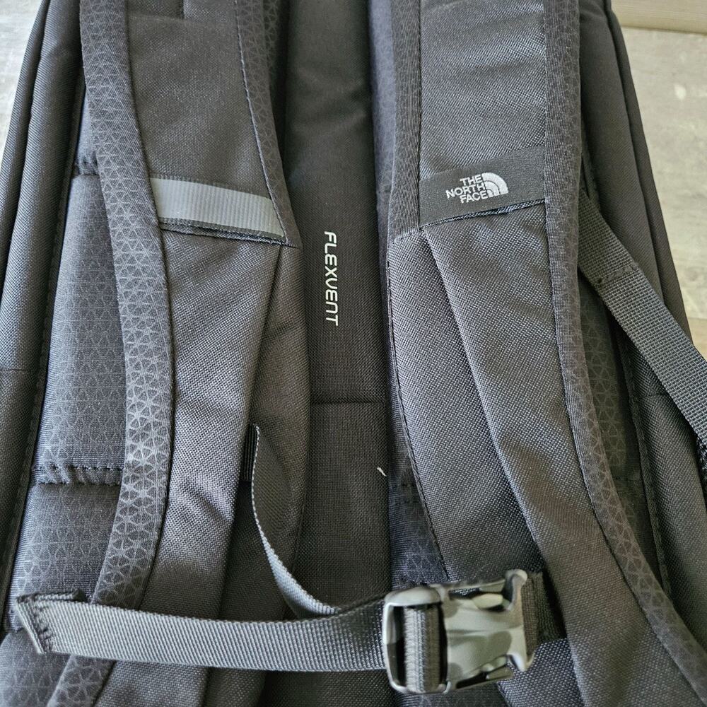 The North Face Stalwart Savage Logo Backpack Gray & Black 26L‎ 15" Laptop Bag - Picture 7 of 16